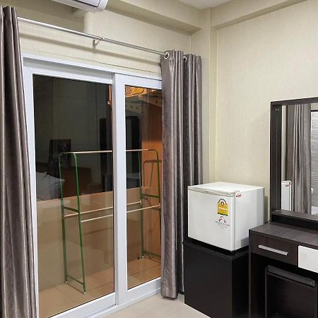 Hug Me Guesthouse Pattaya Esterno foto