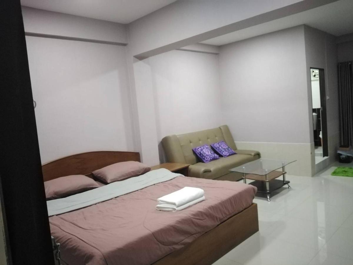 Hug Me Guesthouse Pattaya Esterno foto
